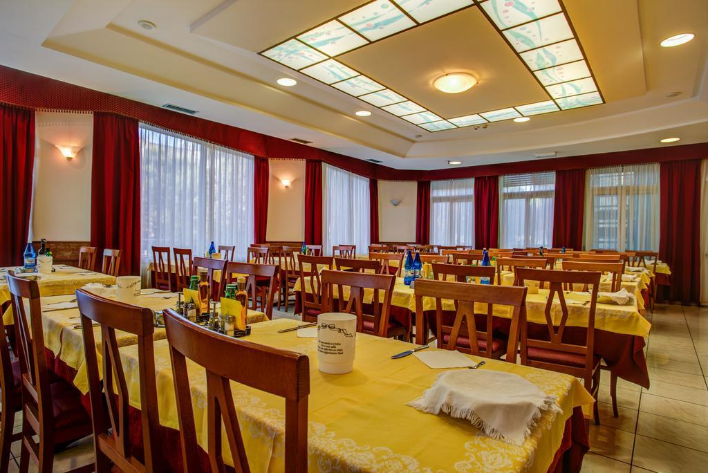 圣乔治酒店 米兰马瑞提那 外观 照片