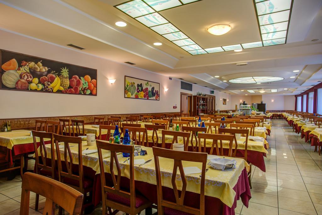 圣乔治酒店 米兰马瑞提那 外观 照片