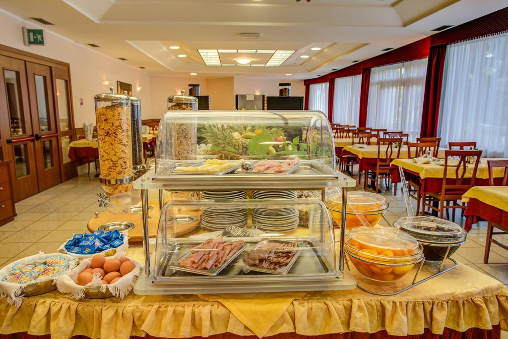 圣乔治酒店 米兰马瑞提那 外观 照片