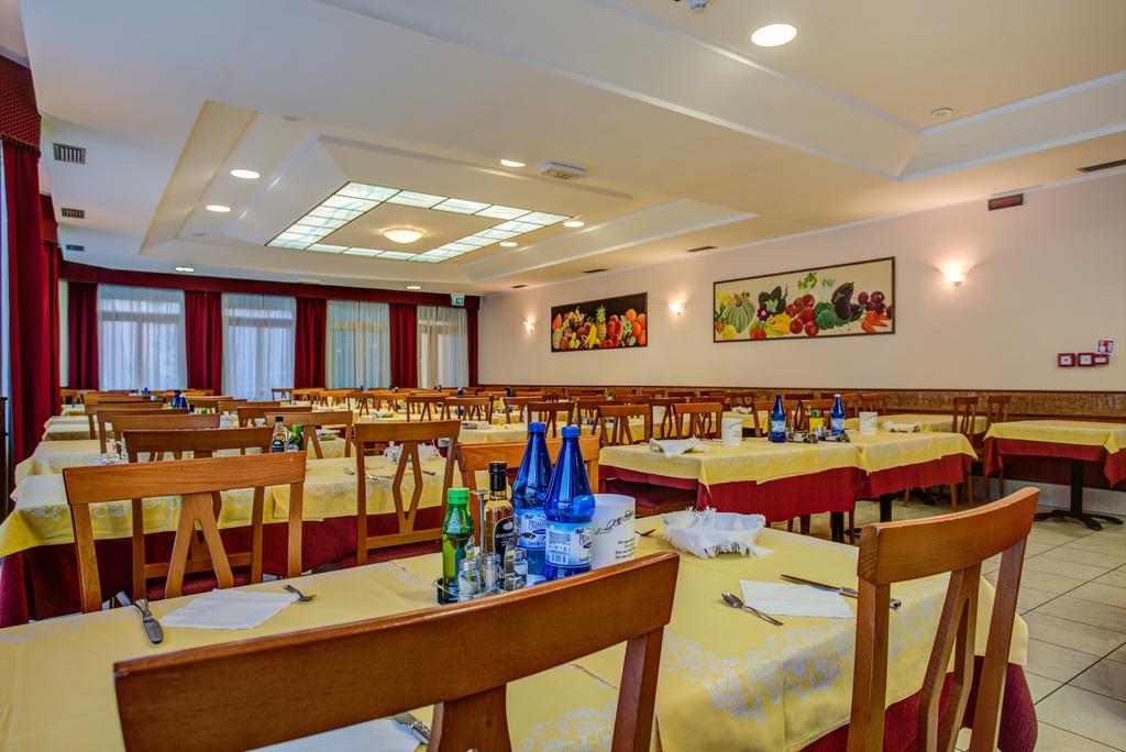 圣乔治酒店 米兰马瑞提那 外观 照片